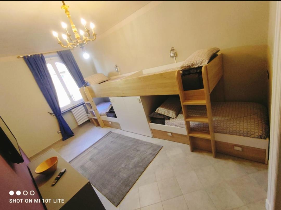 Deregre 2 Apartment